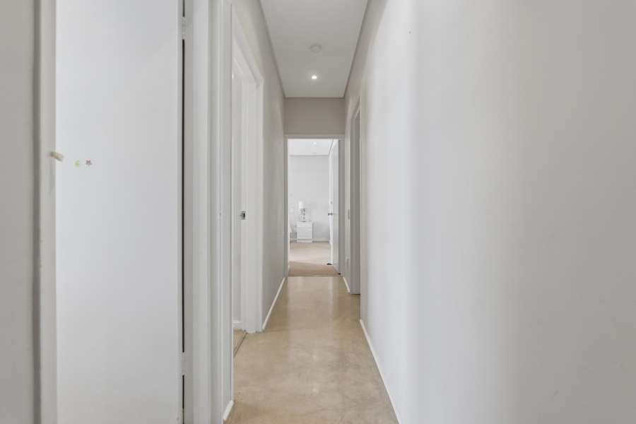 To Let 4 Bedroom Property for Rent in Sea Point Western Cape